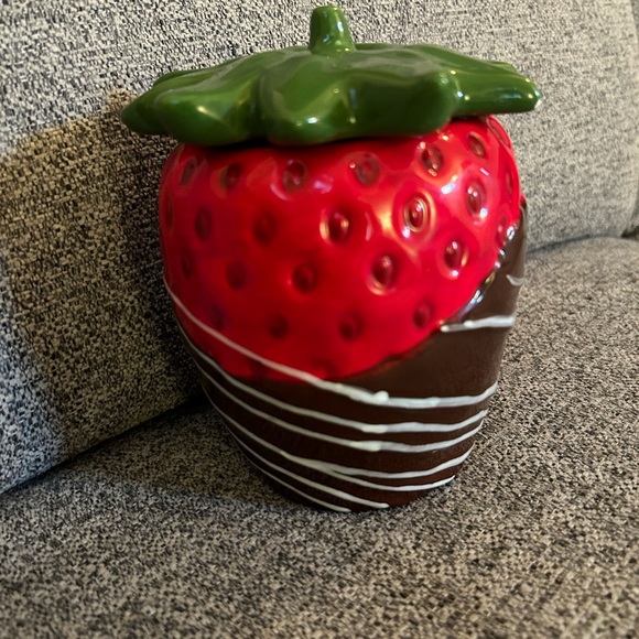 NWOT Chocolate-Covered Strawberry Jar - Picture 6 of 11